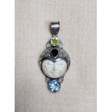 Pendentif Visage Multiples Pierres