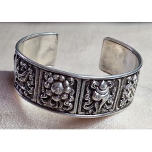 Bracelet type Tibetain