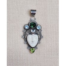 Pendentif Visage Multiples Pierres